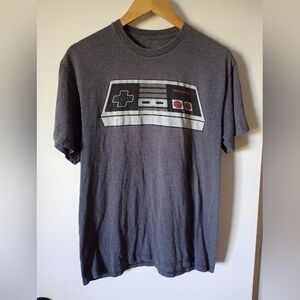 Nintendo Gray Unisex T-Shirt with Retro Controller Design Size Medium